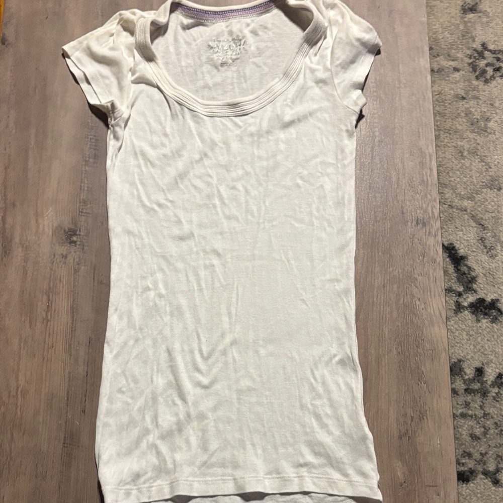 Arizona Jean Company Women's White Short Sleeve Tee